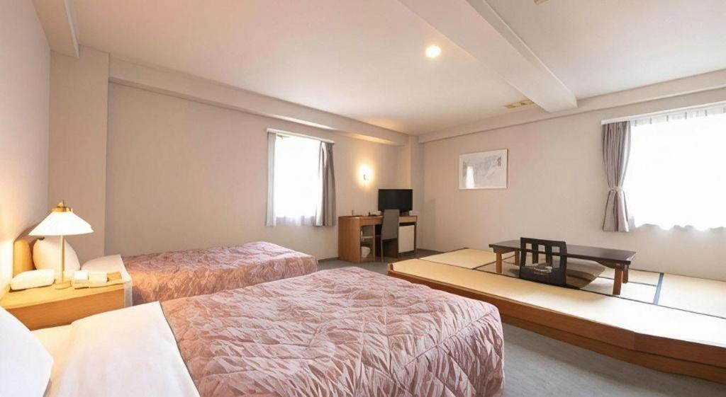 Main Hotel Miyakonojō Exteriör bild