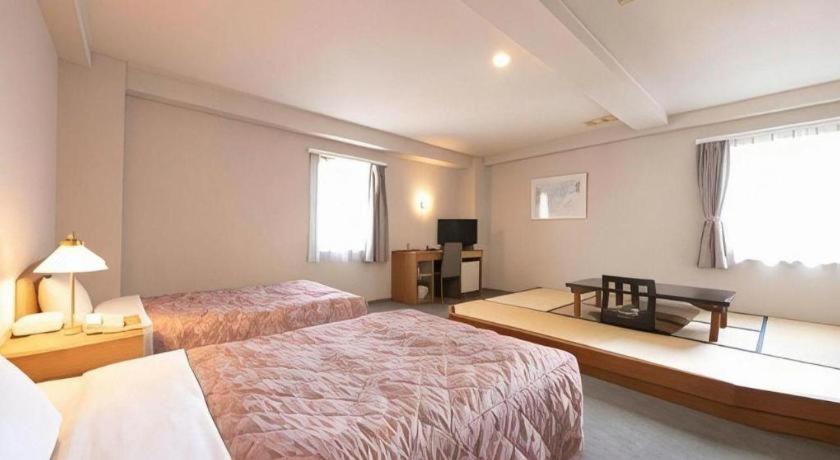 Main Hotel Miyakonojō Exteriör bild